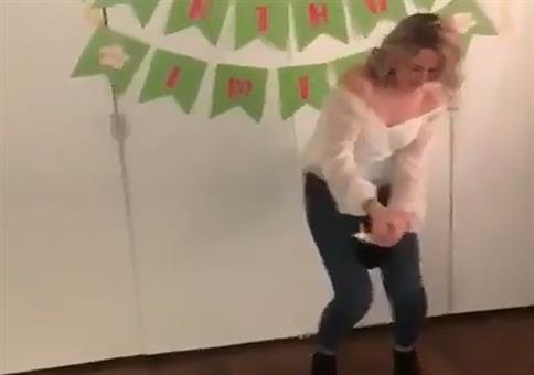 Wenn Frau ne Sektflasche öffnet
