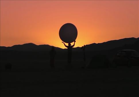 Massstabgetreues Modell des Sonnensystems