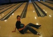 Breakdance Bowling