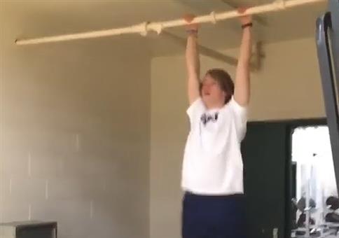 Schwungübung am Rohr