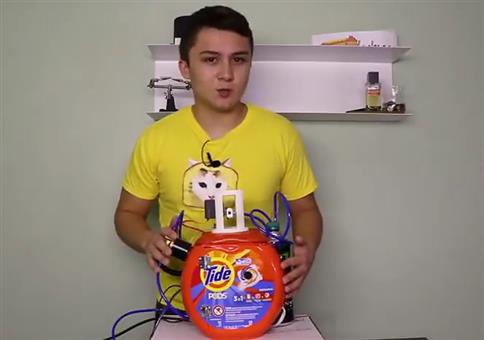 Wenn du zu müde wirst, gibt es Energydrink ins Gesicht!