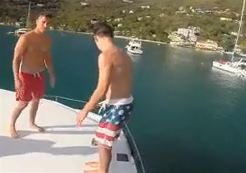 Geschmeidiger Abgang von der Yacht