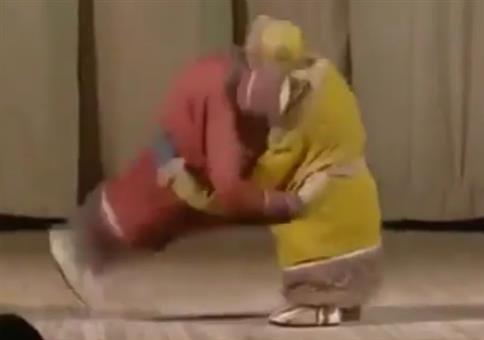 Zwei Ringer, ein Mann