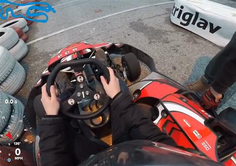 Wenn deine Freundin das erste Mal Kart fährt