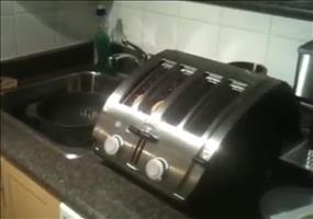 Toaster Fehlkonstruktion