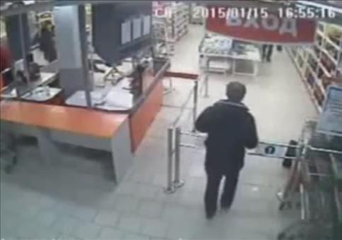 Mit dem Sekt auf der Flucht