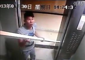 Lange Leisten im Fahrstuhl transportieren - FAIL