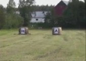 Heuballen in die Luft sprengen
