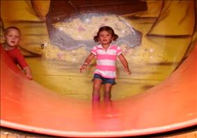 Mädchen mit sehr festem Griff