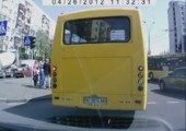 Was hält diesen Bus nur auf?