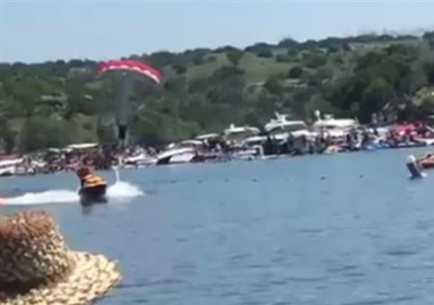 Punktlandung auf dem Jetski