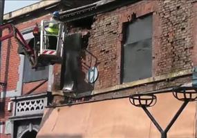 Verbrannten Balken entfernen