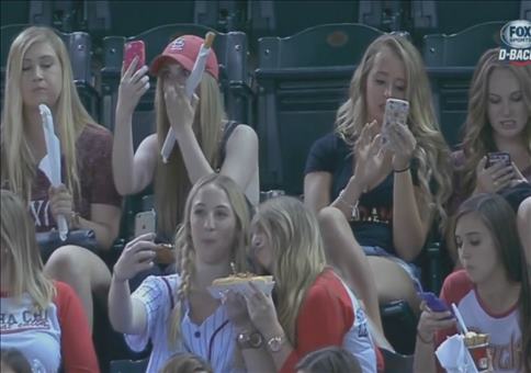 Generation Selfie im Stadion