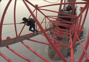 Den Shanghai Tower besteigen