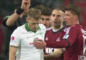 Fairplay: Aaron Hunt vom SV Werder Bremen gibt Elfer zurück 