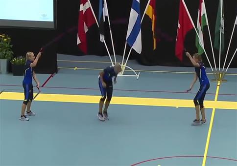 3 Schwedinnen beim Seilspringen