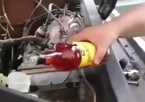 Auto mit Hochprozentigem betanken