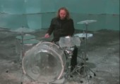 Schlagzeug aus Eis