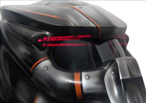 Predator Motorradhelm mit Carbon-Dreadlocks und Laser!!!