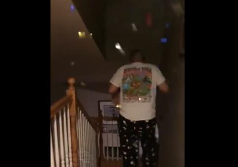 Den Papa erschrecken