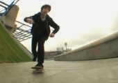 Skater hat mehr Glück als Verstand