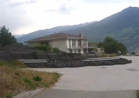 Schlammlawine rollt in Schweizer Dorf