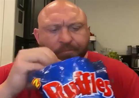 Chips futtern kurz bevor der Zock losgeht