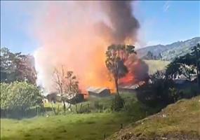 Hier explodiert eine Feuerwerksfabrik