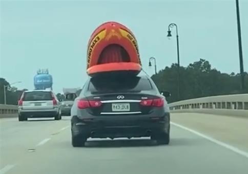 Das rappende Schlauchboot