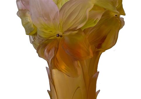 Schicke Vasen für günstige 159.593,80 Euro!