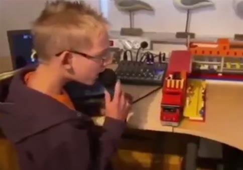 Er wird mal Rekommandeur auf der Kirmes