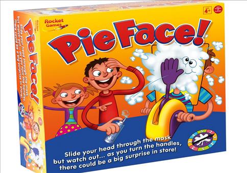 Wer bekommt die Torte ins Gesicht?