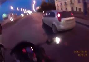 Aggro Biker erfährt Instant Karma