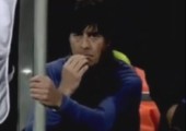 Joachim Löw beim popeln erwischt