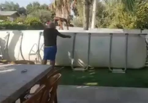 Vollhonk schneidet Pool auf