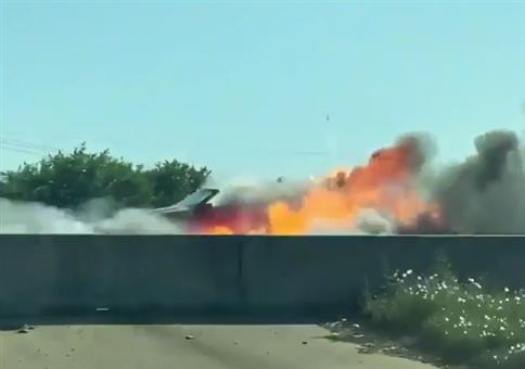 Filmreife Explosion auf der Autobahn