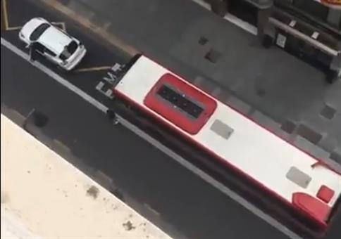 Dem Busfahrer platzt der Geduldsfaden