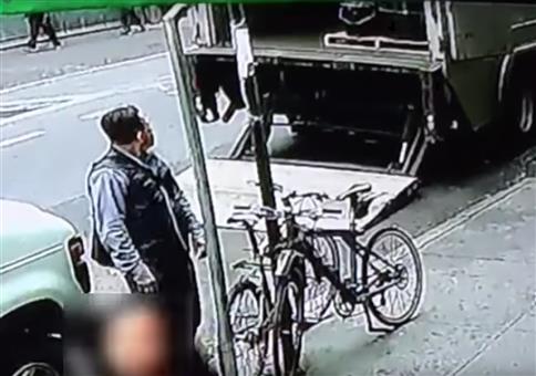 Typ klaut einen Eimer im Wert von 1,4 Millionen Euro