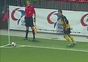 Lässiger Torjubel beim Fußball