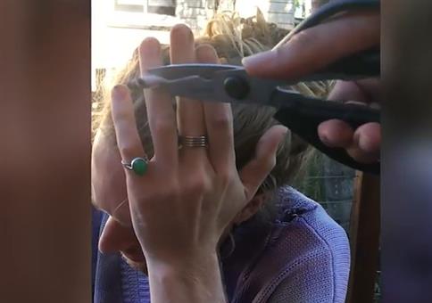 So gewöhnst du deinem Kumpel das Rauchen ab