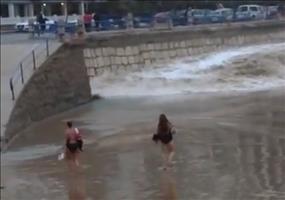 Das ist die perfekte Welle - Instant Karma wie im Lehrbuch