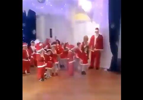 Fette Pyroshow beim Schultheater