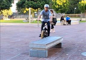 Er braucht ein neues Shirt