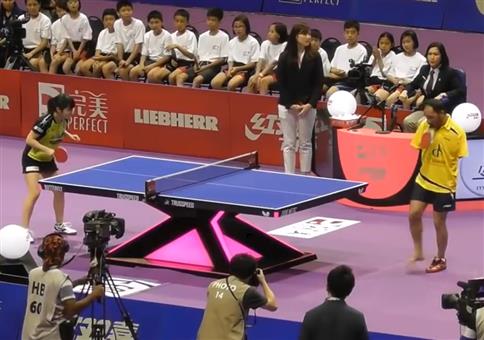 Armloser Tischtennisprofi