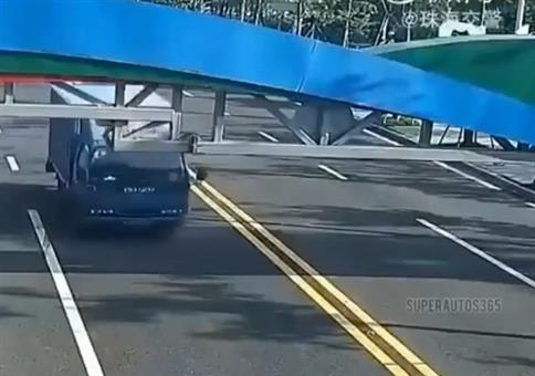 How to Container from LKW abladen (fast)