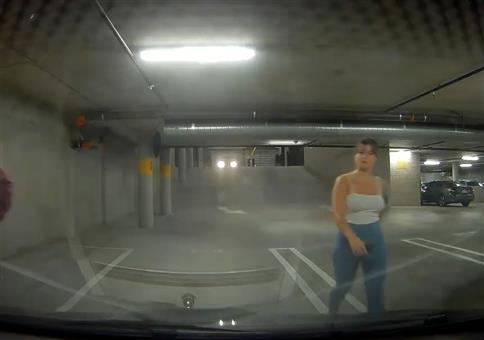 Transporter in der Tiefgarage