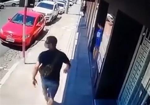 Treffen sich zwei auf der Straße