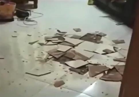 Ist da die Fußbodenheizung zu heiß eingestellt?