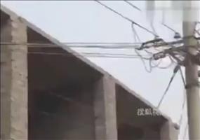 Stromleitungen beim Häuserbau im Weg? Kein Problem.