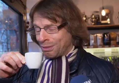 Wie schmeckt Ihnen Muttermilch?